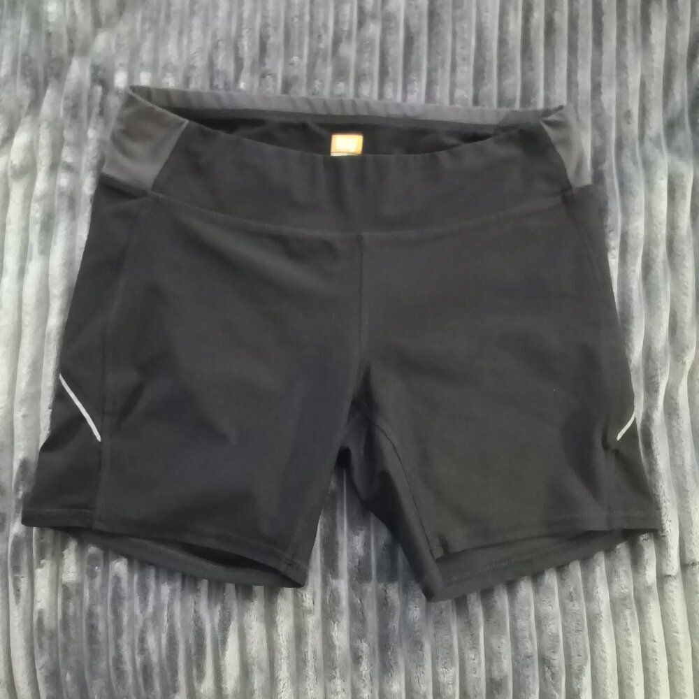 LUCY TECH RUNNING ATHLETIC SHORT S